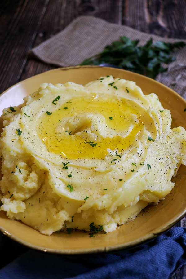 Roasted Garlic Mashed Potatoes - Grillseeker