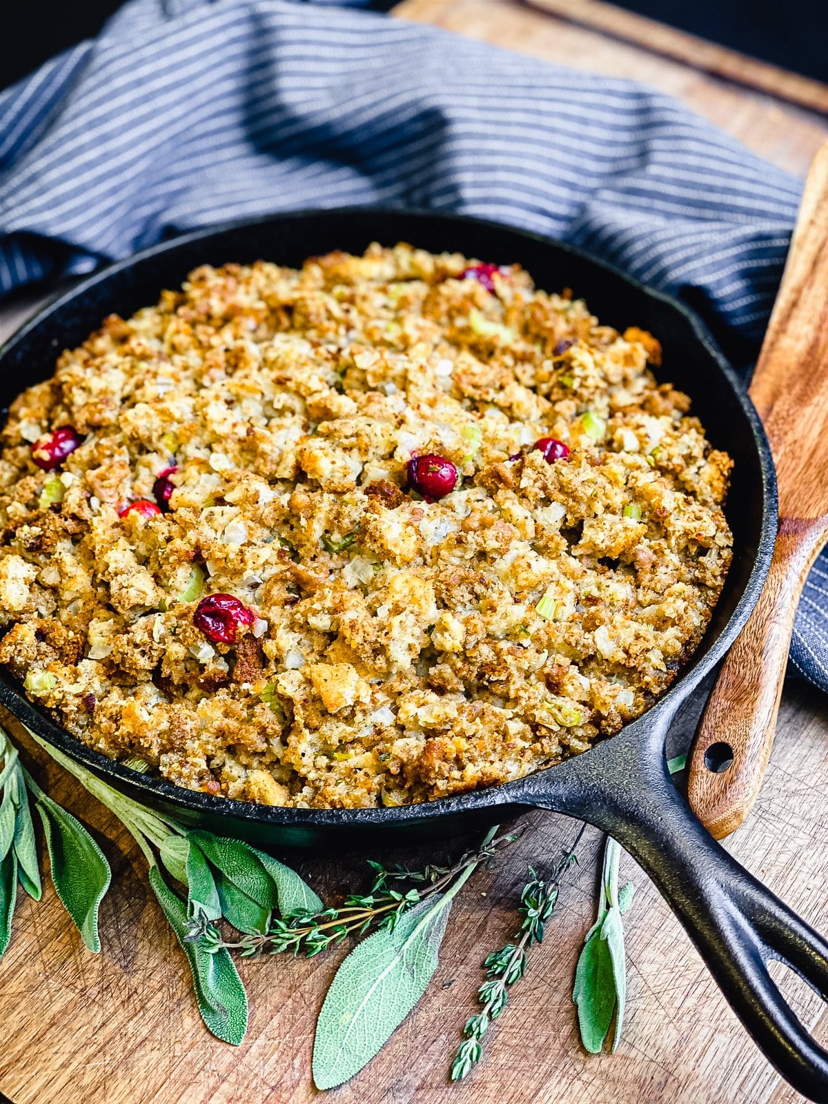 https://www.grillseeker.com/wp-content/uploads/2020/11/cranberry-stuffing-feature.jpg